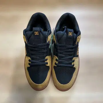 미사용 새상품! DCshoes 스니커즈 25cm