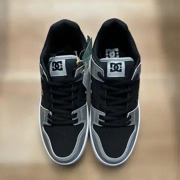 미사용 새상품! DCshoes 스니커즈 26cm