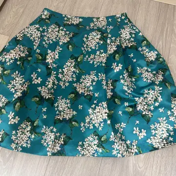 TOCCA LIBERTY (34 사이즈로 수선했습니다)