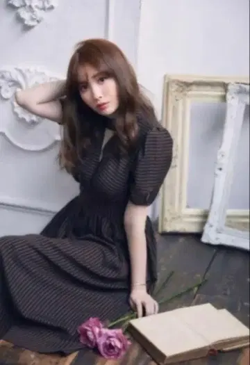 스트라이프 미디 드레스 S 사이즈 블랙