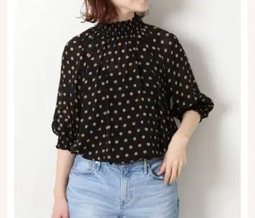 Spick & Span 시어 도트 셔링 블라우스