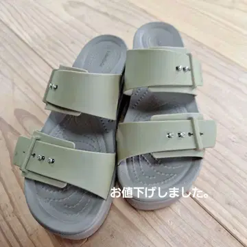 크록스 올리브 그린 샌들