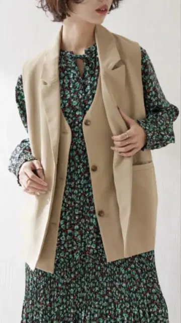이아파피요네 SUMI STYLE 베이지 베스트