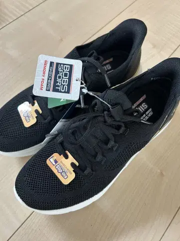 스케쳐스 슬립인 스니커즈 24cm