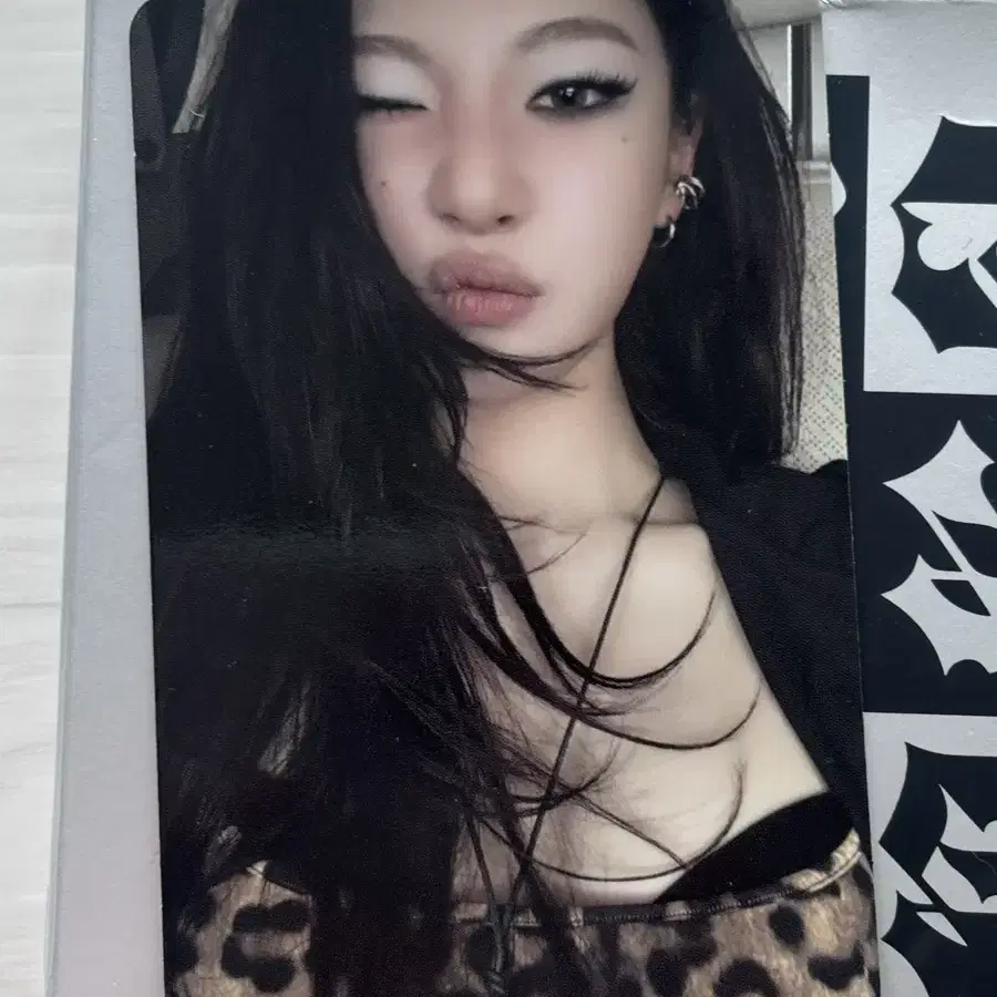 aespa Dirty Work Case ver. B&N ニンニン 61DQM-byEuL._UF894,1000_QL80_.jpg