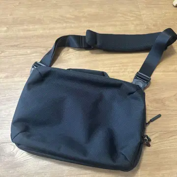 TOKYO TECHPACK SLING 슬링백 바디백