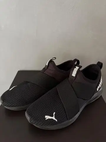 Puma 블랙 슬립온 스니커즈