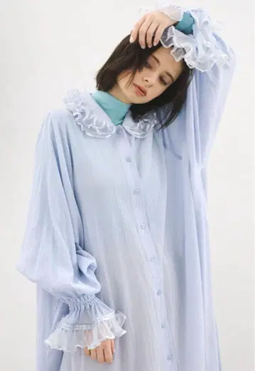 PERNA 볼륨 프릴 나이트 드레스