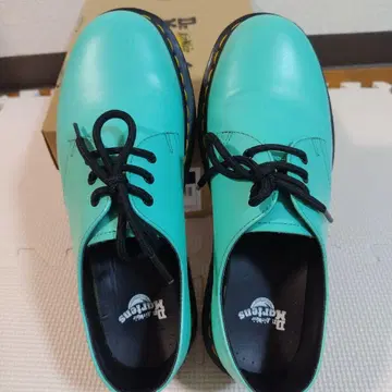 Dr. Martens 민트 그린 신발 uk5