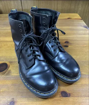 닥터마틴 Dr. Martens 8홀 1460 UK9 28cm