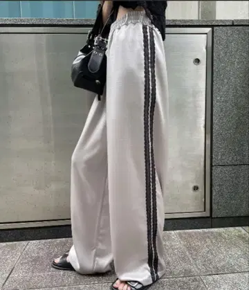 완판템 AIC. 레이스 테이프 새틴 이지 팬츠 라이트 그레이