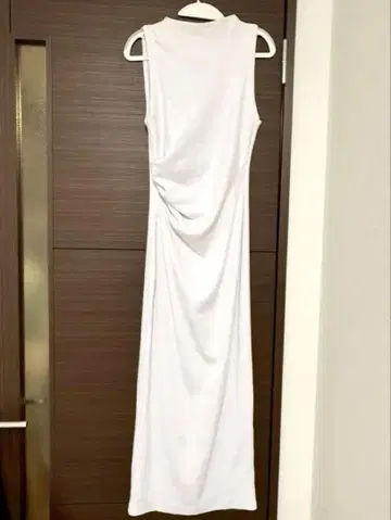 자라 타이트 원피스 화이트
