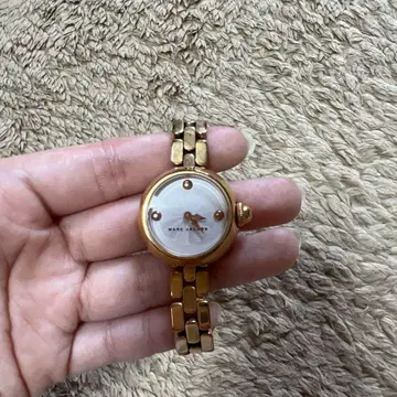 MARC JACOBS 골드 아날로그 손목시계