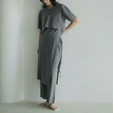 안우케/레이어드 컷 티셔츠 & 팬츠