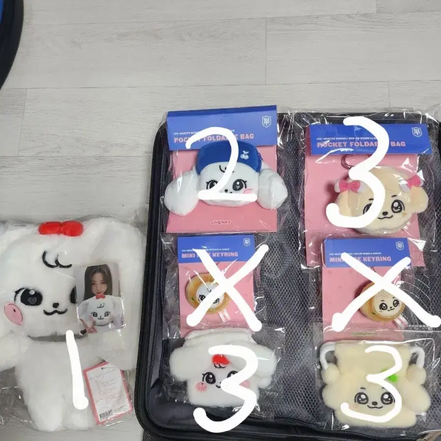 IVE ガウル minive 2025 韓国ポップアップ限定 斜め掛け バッグ Pre-Order] IVE - 2025 Minive School [CHARACTER HUG BAG