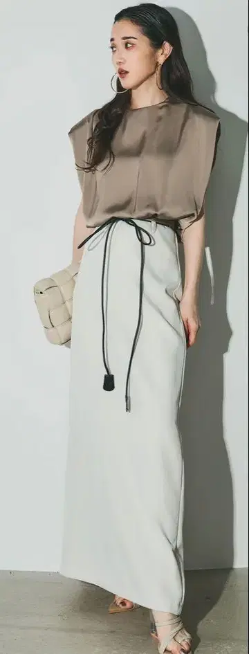 로프 벨트 스트레이트 스커트