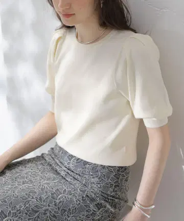 LA TOTALITE 워셔블 개더 슬리브 크루풀 라 토타리테