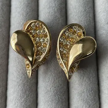 NINA RICCI 귀찌