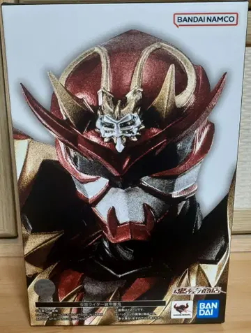 S.H.Figuarts 가면라이더 갑옷히비키 신조형