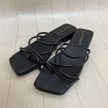 [미사용 새상품] natural couture NEW 얇은 끈 누디 샌들