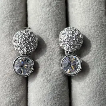 SWAROVSKI 귀찌