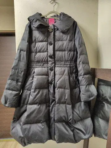 안나수이 다운 코트 사이즈 2