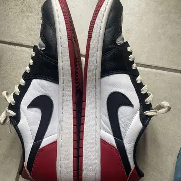 AJ1 로우 블랙 토
