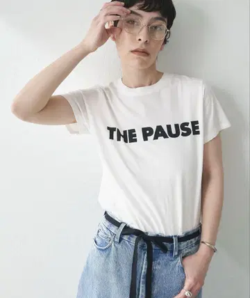 THE PAUSE 프린트 화이트 티셔츠