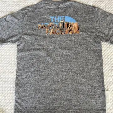 새상품 THE NORTH FACE 그레이 티셔츠 S 사이즈