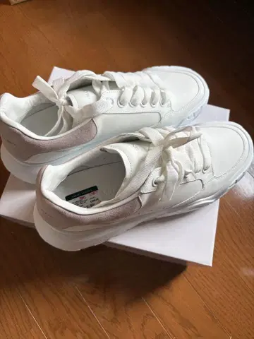 Alexander McQueen 화이트/핑크 스니커즈 39
