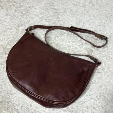 일비종떼 숄더백 다크 브라운 초승달 숄더 남녀 공용