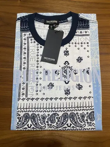 TRUE RELIGION 반다나 패턴 티셔츠