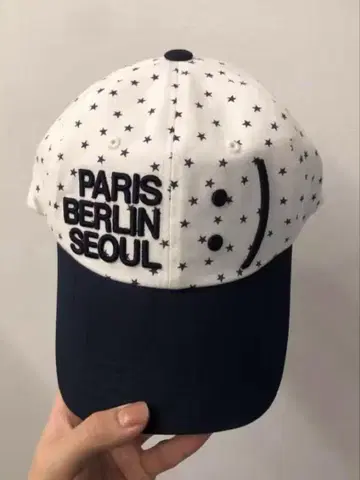themuseumvisitor 별 패턴 캡