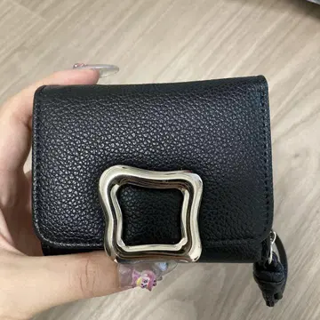 스타 모티브 블랙 3단 폴더형 지갑