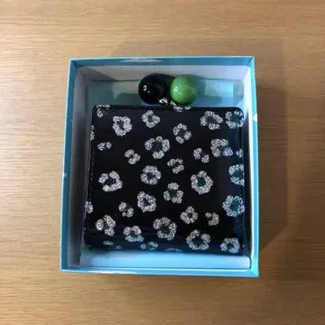 츠모리치사토 라메 꽃무늬 지갑