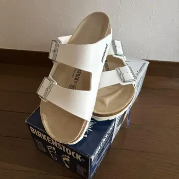 BIRKENSTOCK 샌들