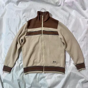 플리스 하이넥 지퍼 베이지