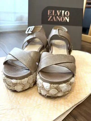 ELVIO ZANON 베이지 플랫폼 샌들