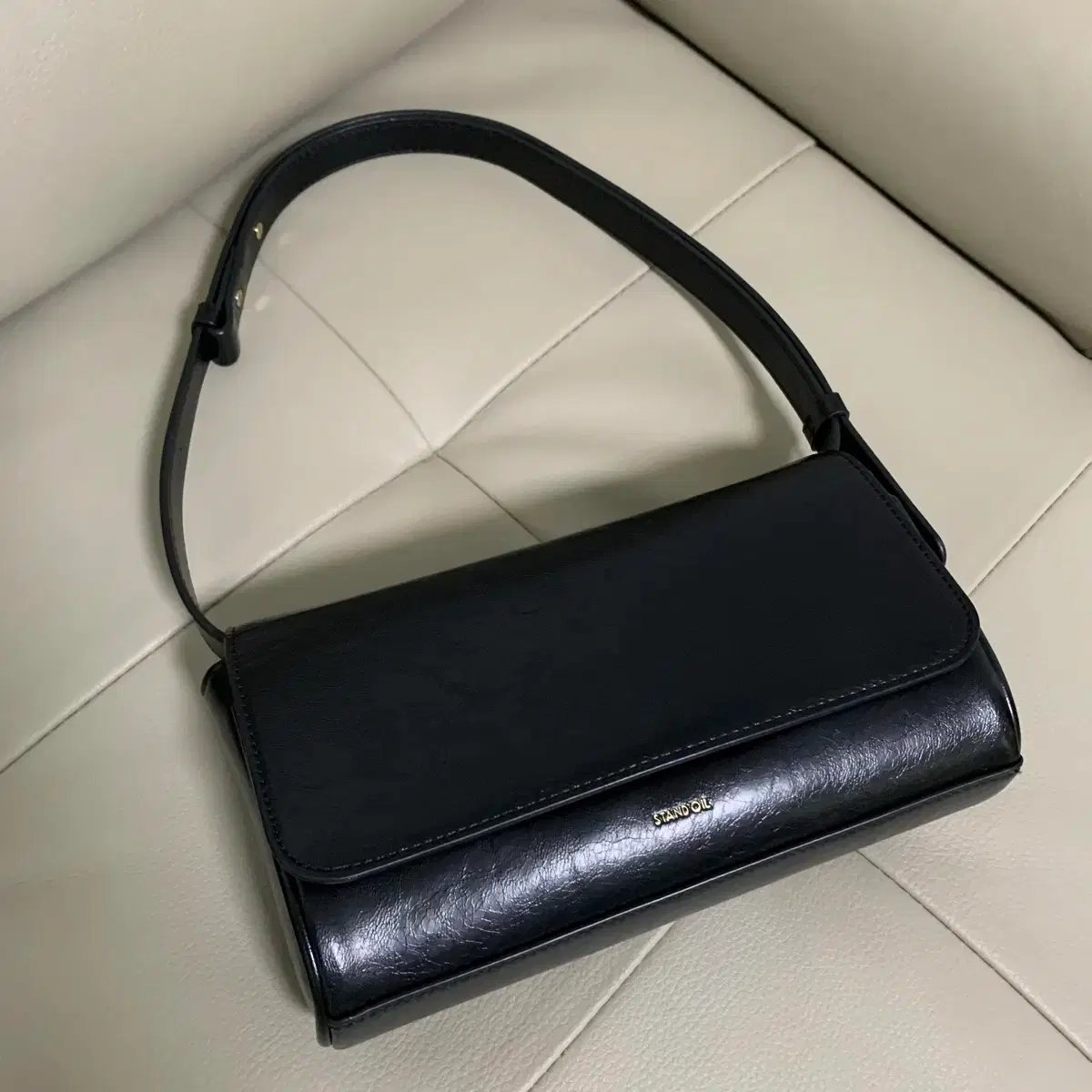 Stand Oil Butter Bag Classic on Bunjang Global Site.