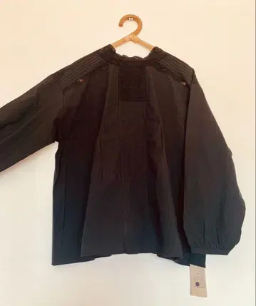 검은색 코튼 긴팔 셔츠
