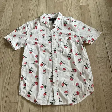 FOREVER 21 꽃무늬 반팔 셔츠 S
