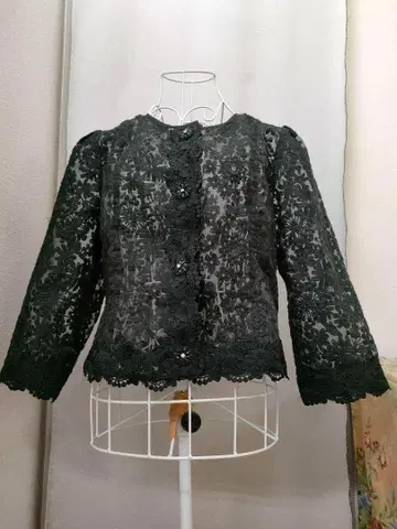 슈퍼뷰티 블랙 레이스 노카라 자켓