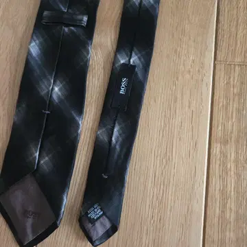 BOSS 체크 무늬 넥타이