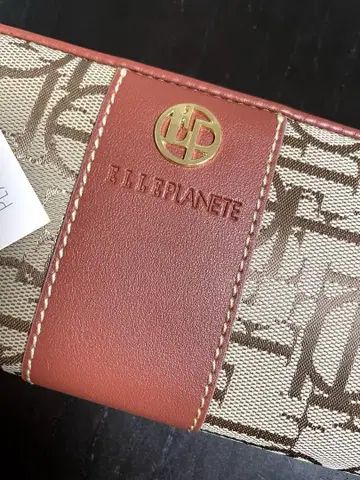 새상품 장지갑 라운드 지퍼 ELLE PLANETE 엘르 플래닛