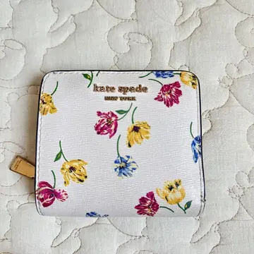 kate spade 꽃무늬 이중 접이식 지갑
