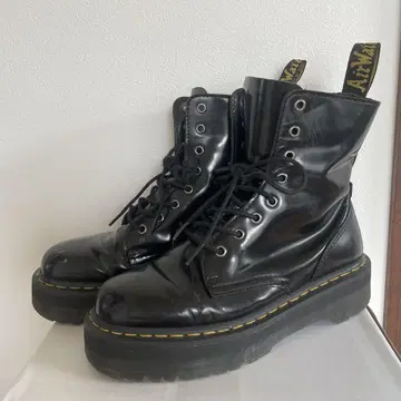 Dr. Martens 닥터마틴 JADON 8홀 부츠 통굽