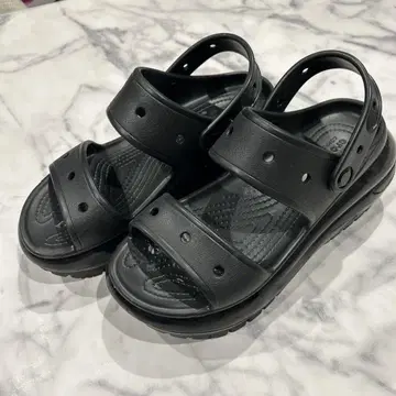 블랙 스포츠 샌들