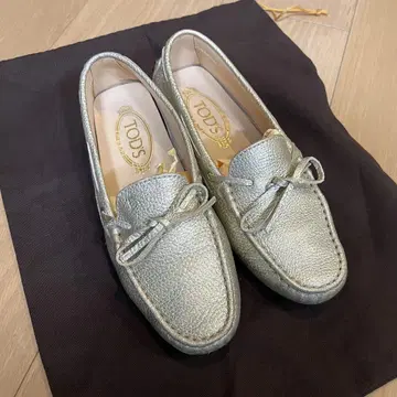 TOD'S 골드 드라이빙 슈즈 35.5
