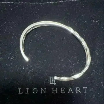 LION HEART 실버 트위스트 뱅글