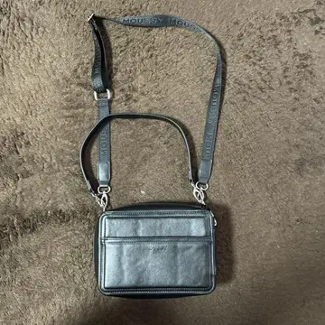 MOUSSY 블랙 숄더백